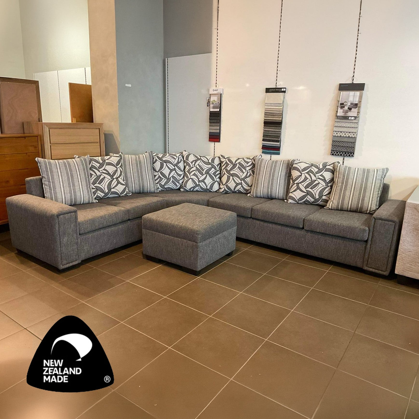 Bosston Lounge Suite with Ottoman